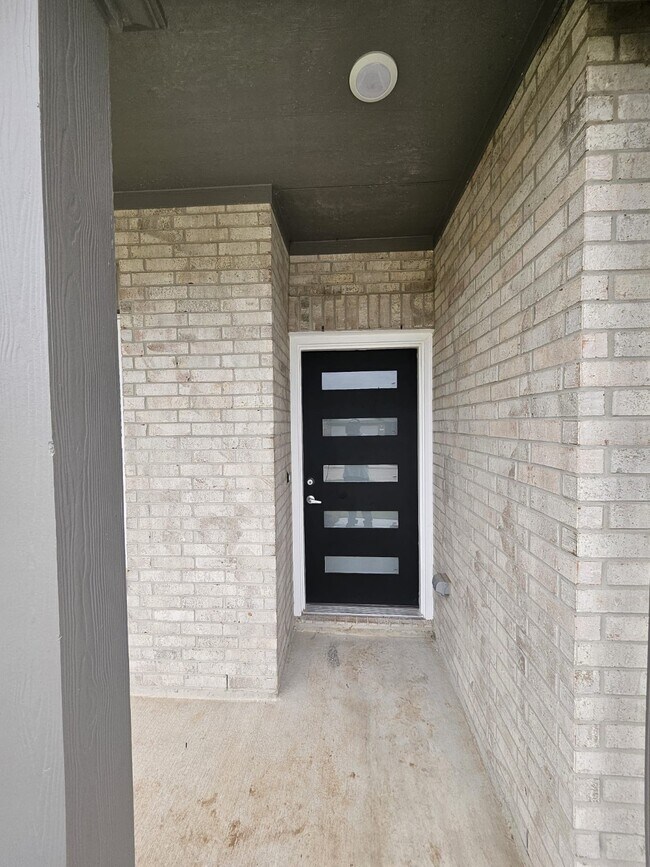 Foto del edificio - 2727 Crested Creek Ln