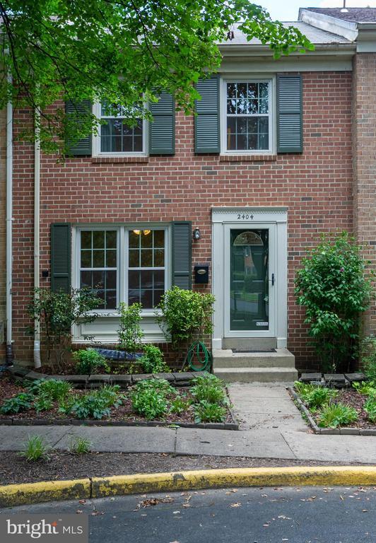 Building Photo - 2404 Albot Rd