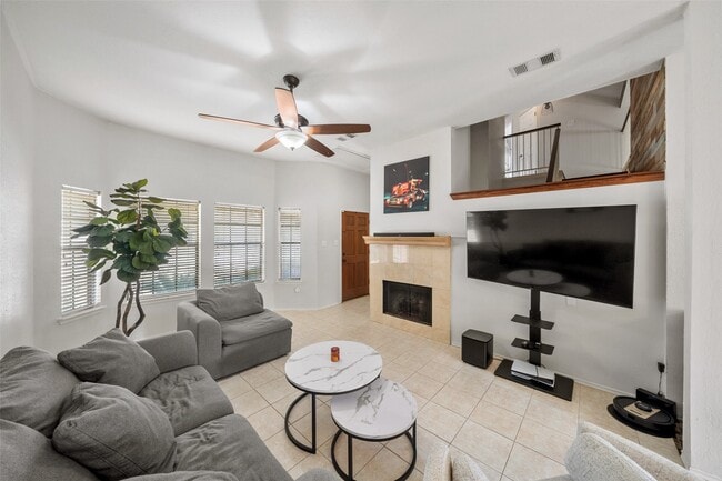 Building Photo - 10035 Red Wolf Ln
