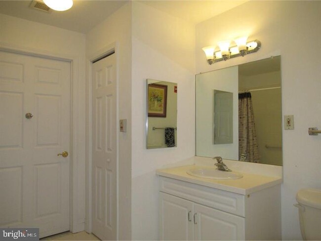 Building Photo - 2203 Windrow Dr