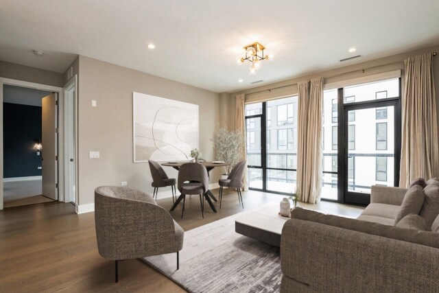 Foto del edificio - 1701 W Webster Ave