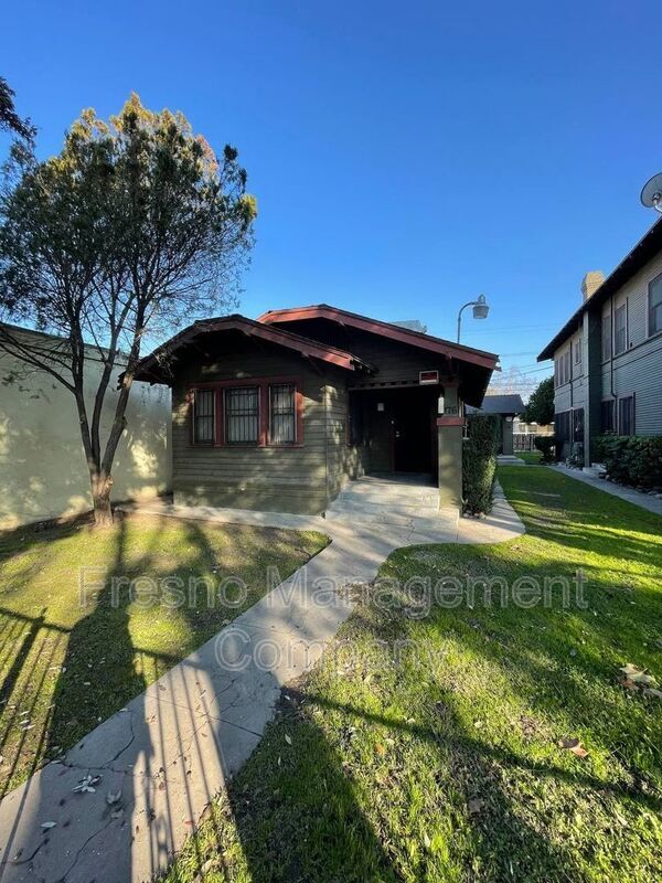 Foto del edificio - 176 N Van Ness Ave
