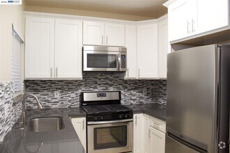 Building Photo - 3501 Birchwood Terrace