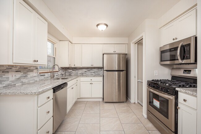 Foto del edificio - 17202 Holly Hill Dr