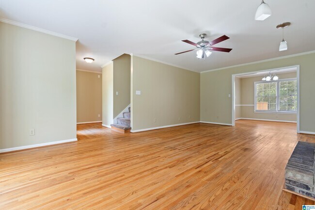 Building Photo - 5100 Weatherford Dr