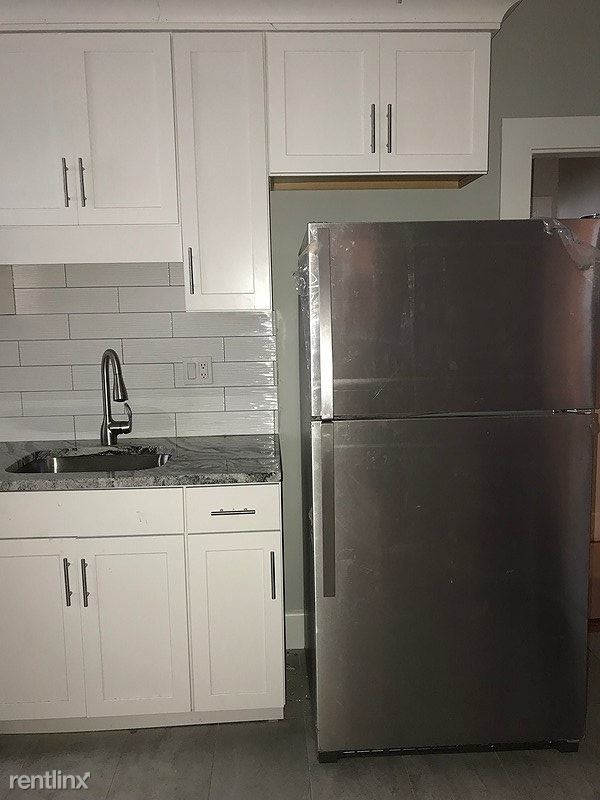 Building Photo - 3 br, 1 bath Apartment - 24 Parkton Road