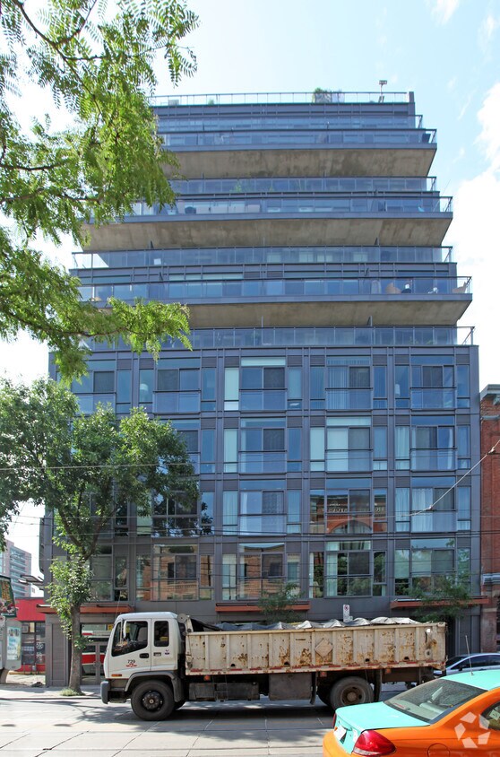 Photo du bâtiment - 125-129 Queen St E