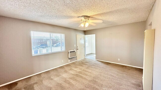 Foto del edificio - Darling Single Story Home with Spacious & ...