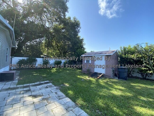 Foto del edificio - Mobile Home in Quiet Lakefront Community