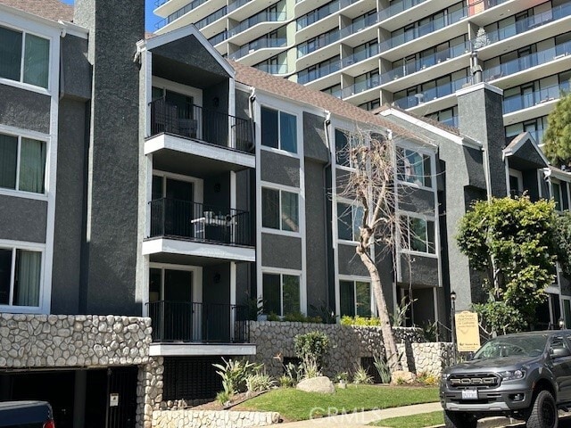 Building Photo - 1247 Stoner Ave