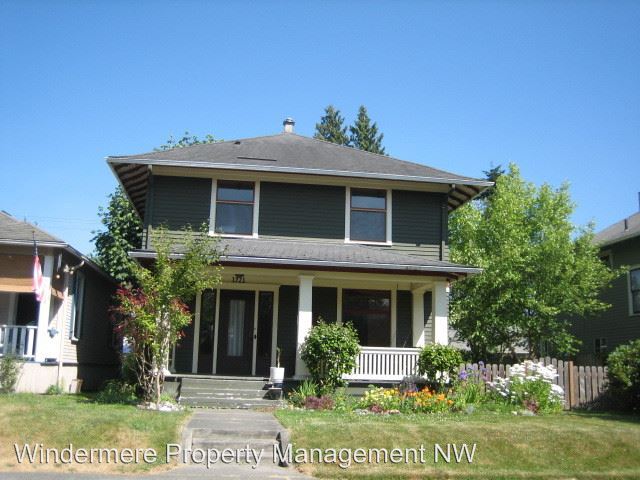Primary Photo - 1721 Hoyt Ave