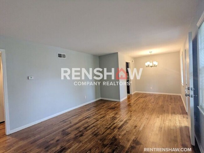 Building Photo - Parkway Village 3/1 home--appliances inclu...