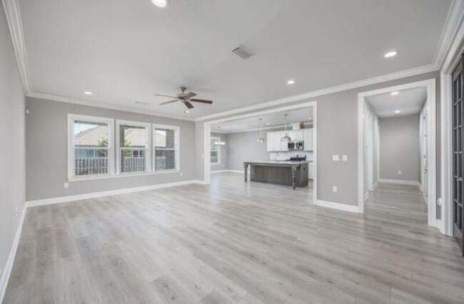 Foto del edificio - 77 Perimeter Pl