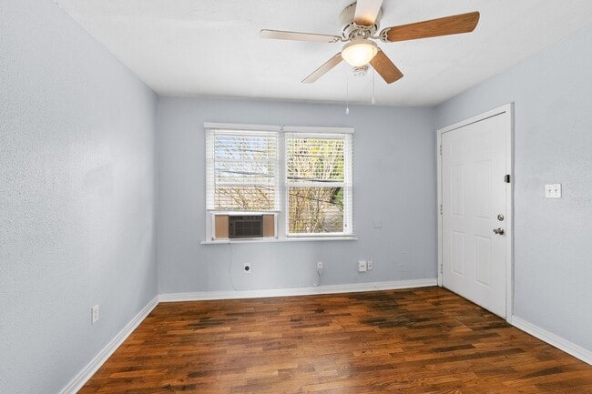 Building Photo - 319 Moody St