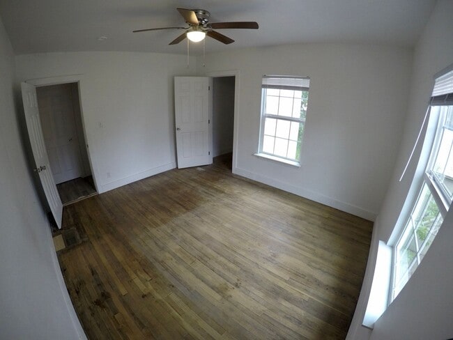 Building Photo - recently remodeled and upgraded!