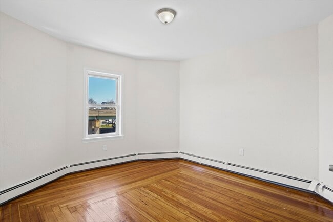 Building Photo - 10 Redfield St
