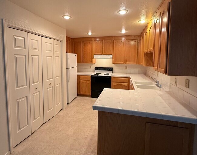 Foto del edificio - 727 Sean Dr