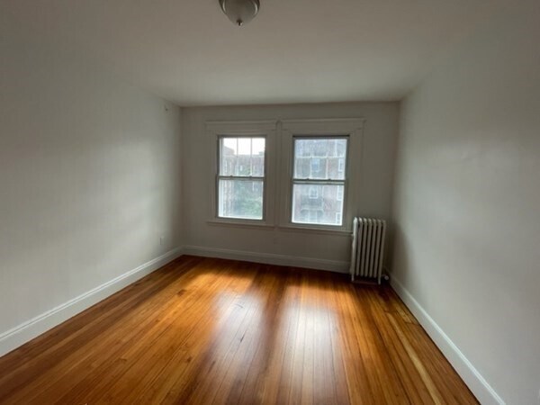 Foto del edificio - 48 Englewood Ave