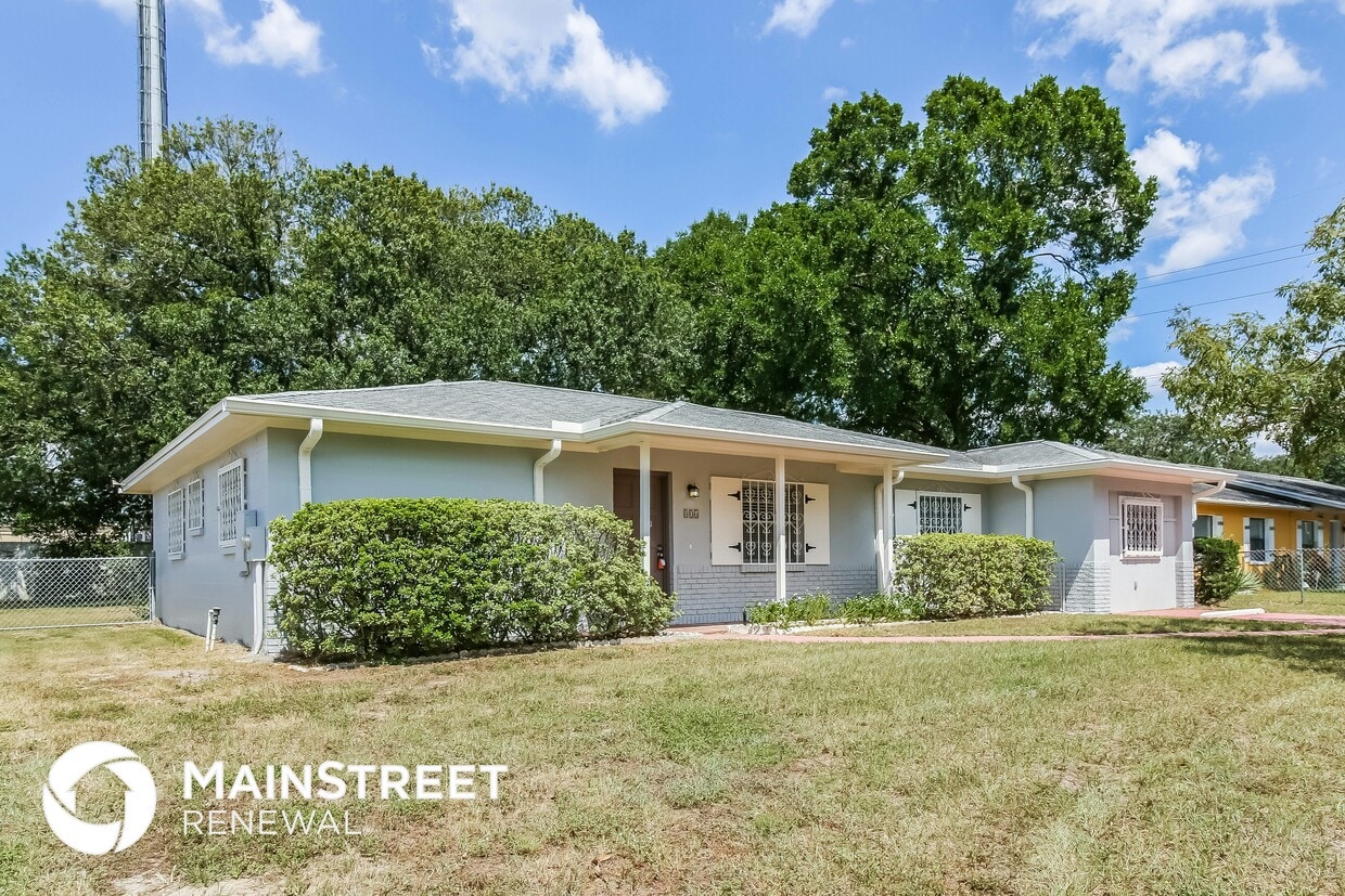Foto principal - 804 Greenbriar Dr