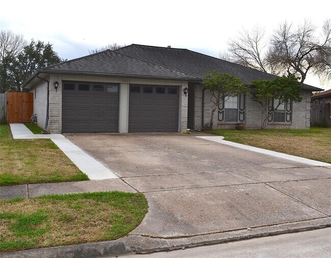 Building Photo - 10822 Mesquite Dr