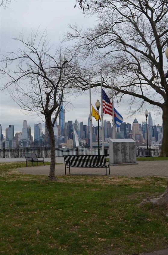 Primary Photo - 45 51st St
