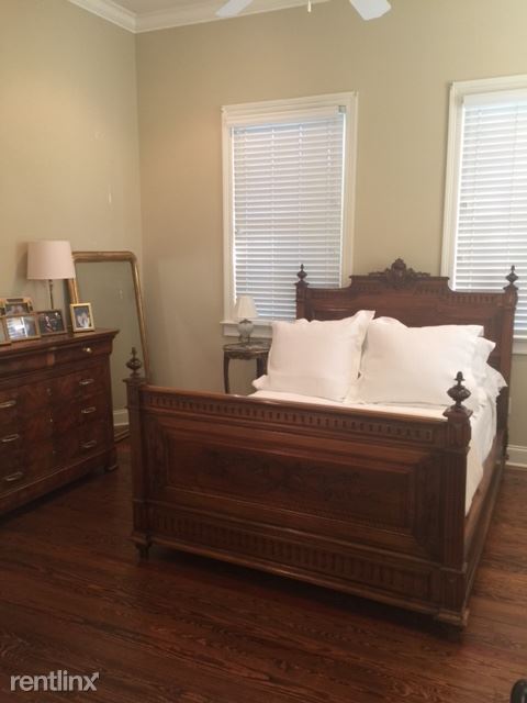 Building Photo - 405 Main St