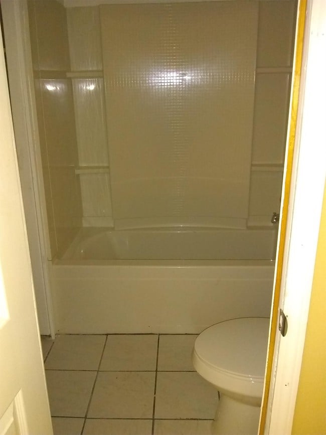 Building Photo - 1319 McKibben St