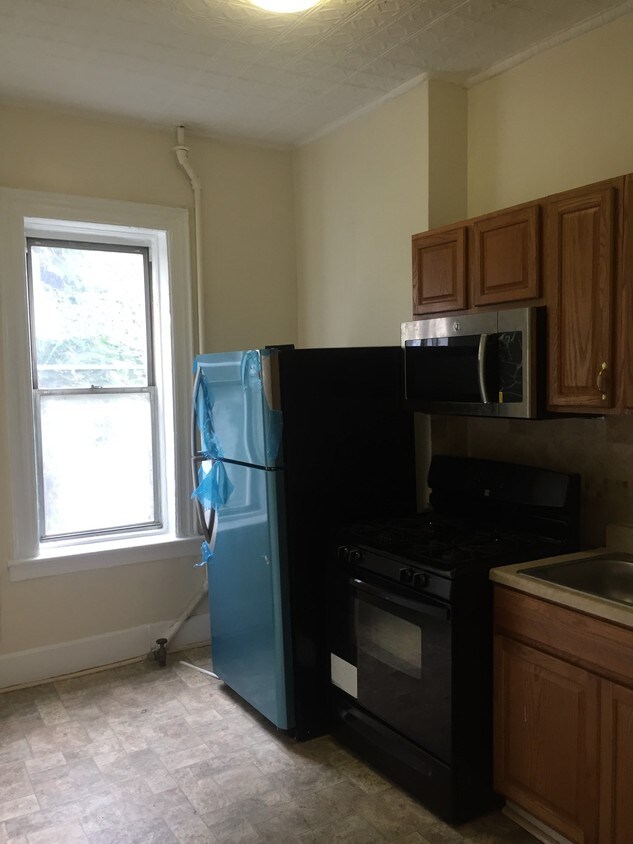 Foto principal - 574 Rogers Ave