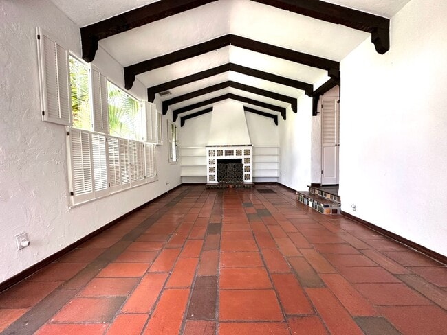 Building Photo - 6233 Commodore Sloat Dr