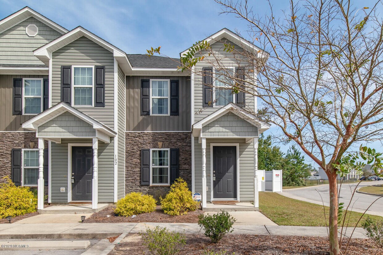 Primary Photo - 100 E Murrow Ln