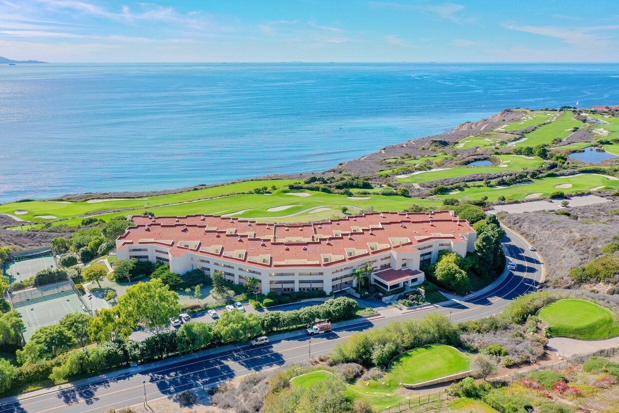 3200 La Rotonda Dr Unit 402, Rancho Palos Verdes, CA 90275 Condo for