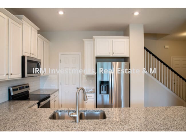 Building Photo - 3 bedroom townhome in Legado