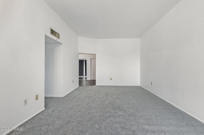 Building Photo - 13090 N 99th Dr