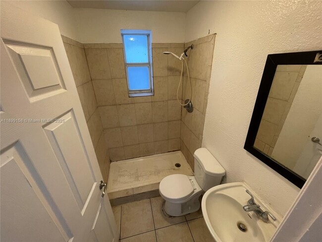 Foto del edificio - 1021 NW 3rd St