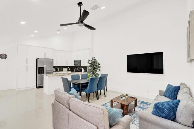 Foto del edificio - 1344 Periwinkle Pl