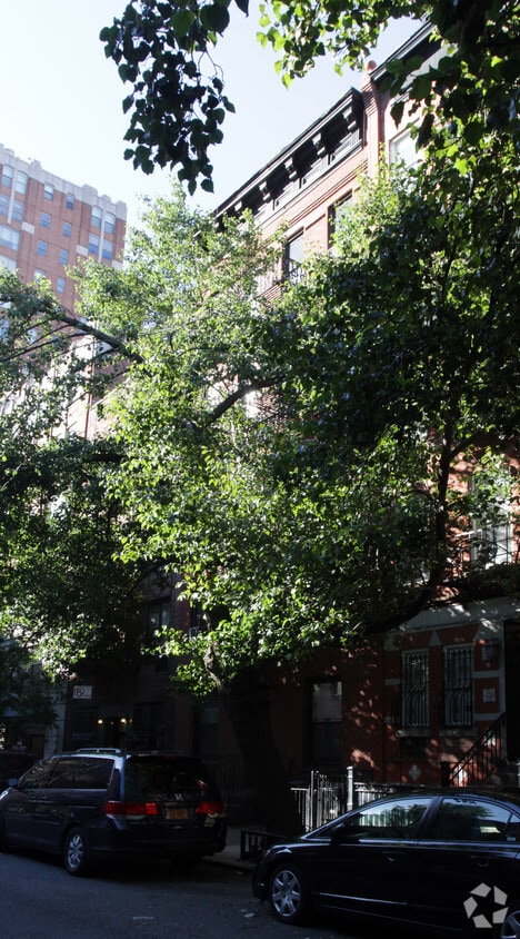Building Photo - 334 E 82nd St