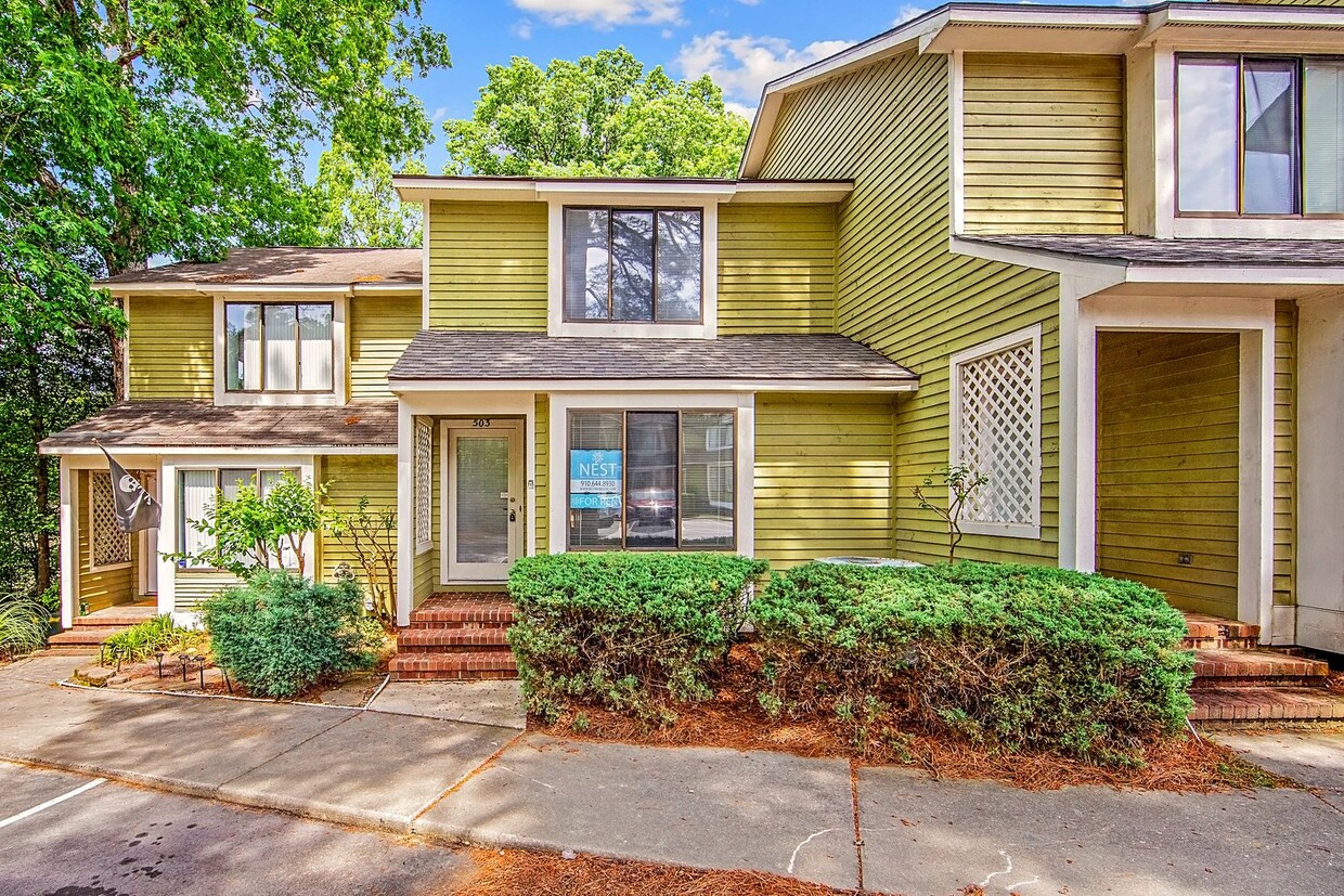 Primary Photo - Cozy 2bd/2ba Townhome Nest in Watersedge