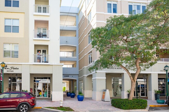 Foto del edificio - 1200 Town Center Dr