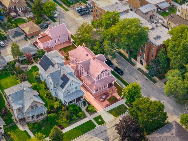 Building Photo - 501 Elgin Ave