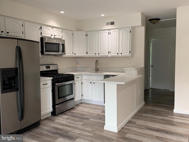 Foto del edificio - 7926 Cottage St