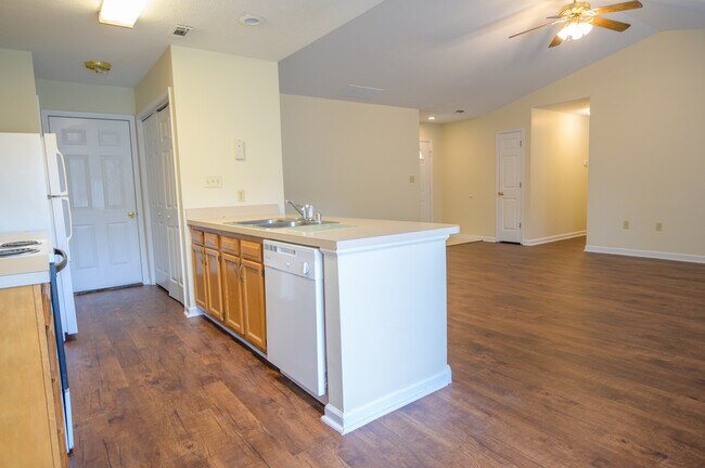 Building Photo - 3500 Deer Trl