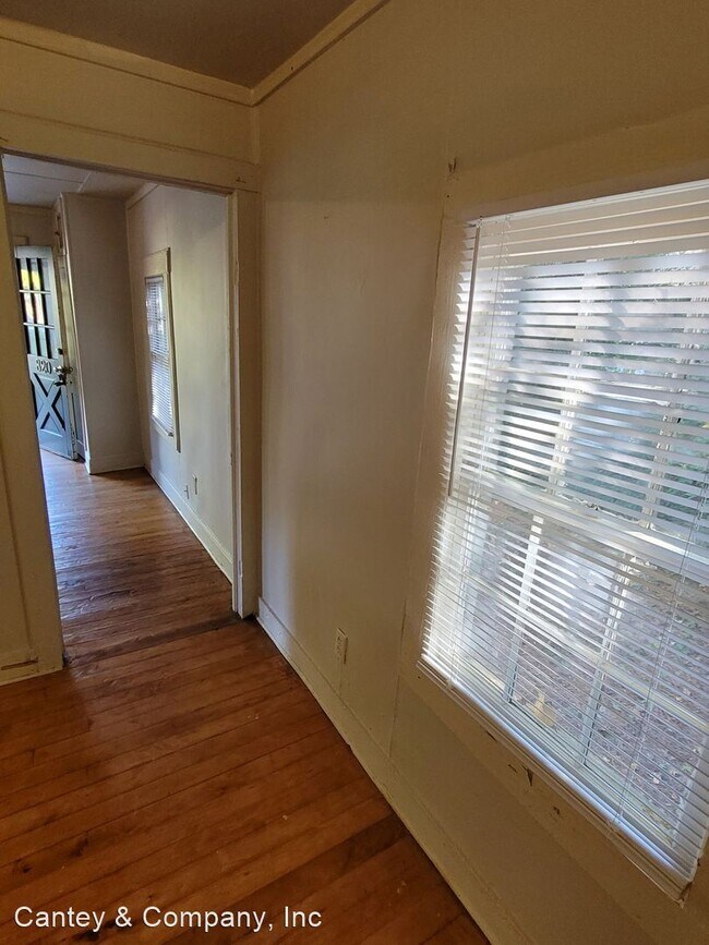 Building Photo - 1 br, 1 bath House - 820 Crest Street