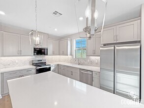 Building Photo - 2085 Woolem Pl