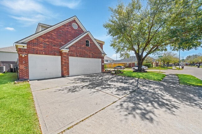 Building Photo - 15026 Magnoliabough Pl