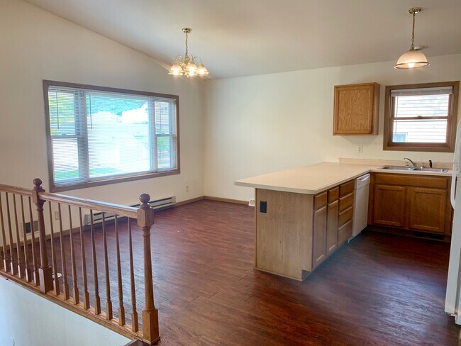 Building Photo - 416 Winnebago St