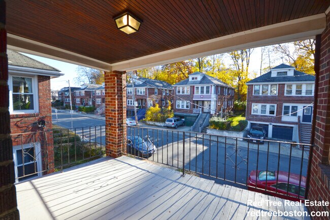 Foto del edificio - 89 Colborne Rd