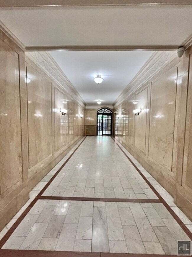 Foto del edificio - WEST 104 STREET