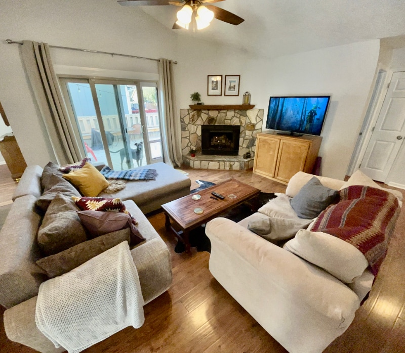 Primary Photo - 5586 Arapahoe Ct