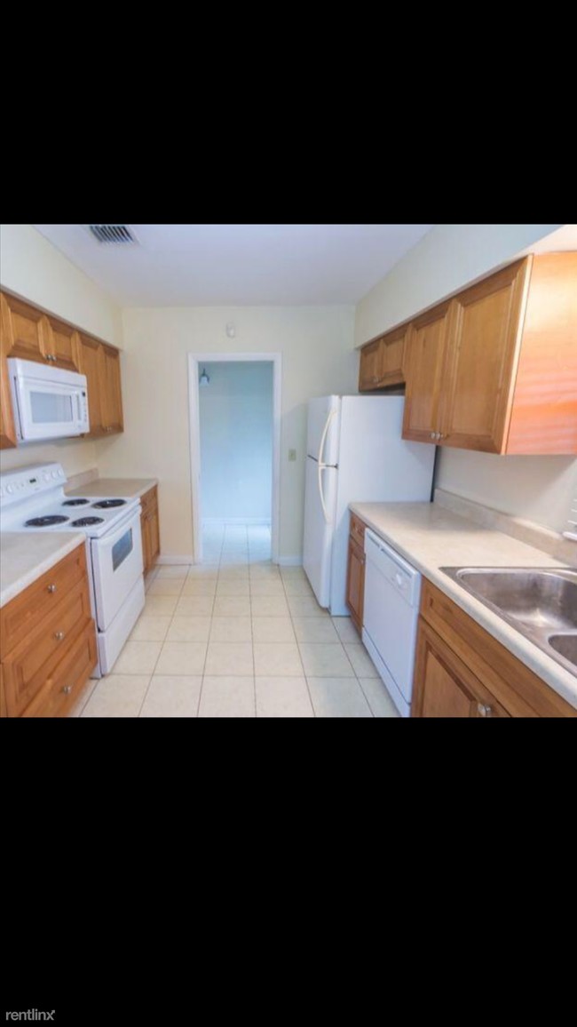 Building Photo - 126 N 11th St