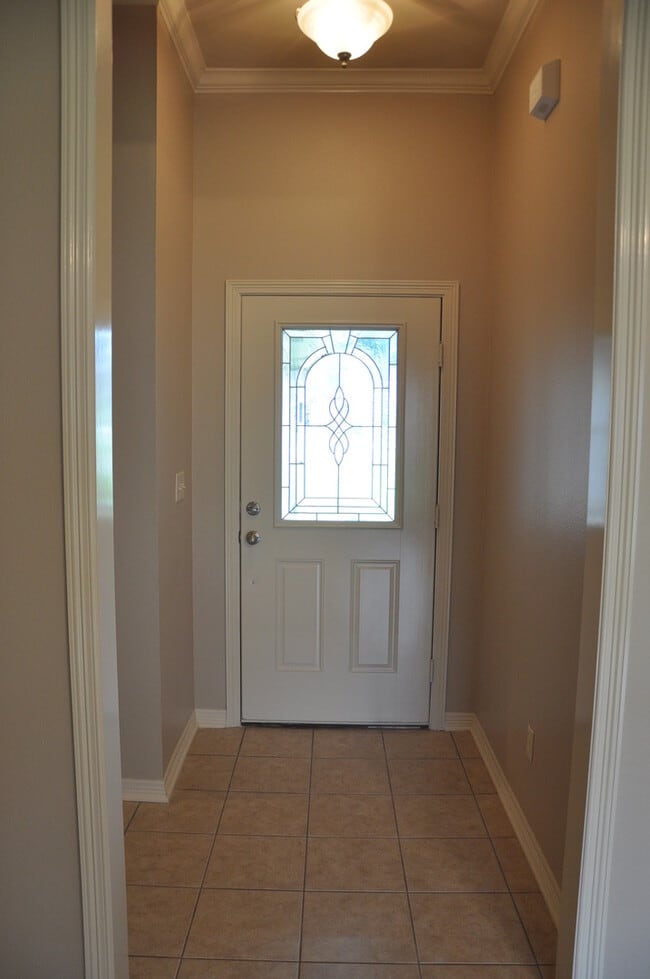 Building Photo - Coming Soon! Lovely 3 Bedroom 2 Bath Home ...
